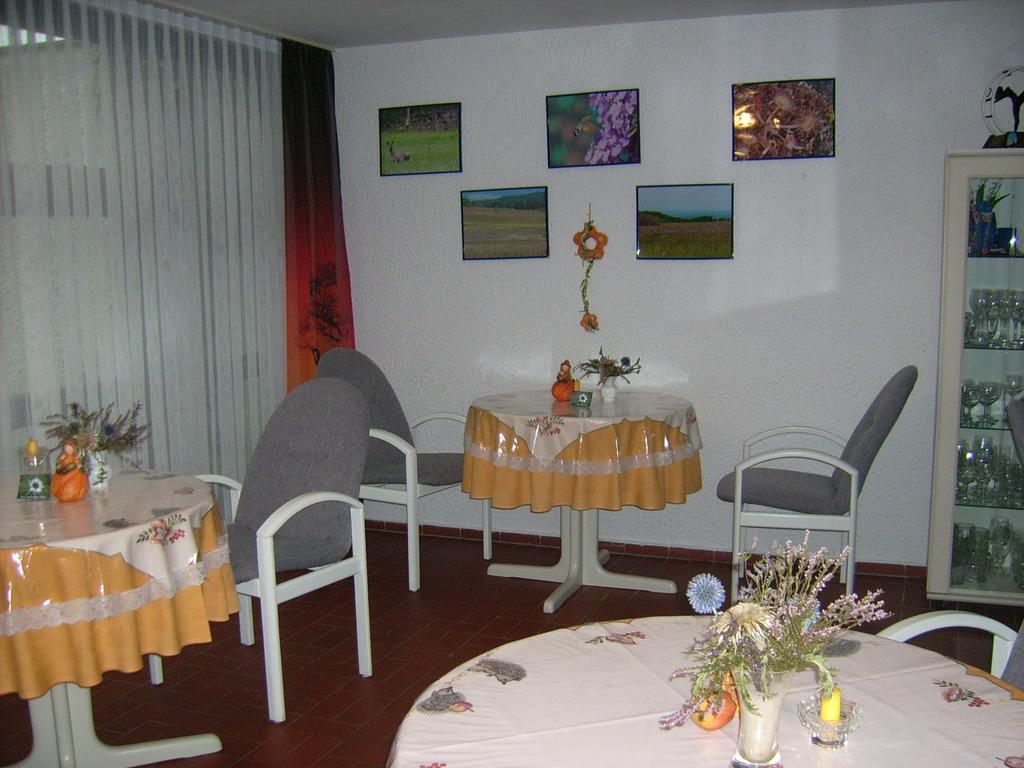 Gaestehaus Hochrhoenblick Schonau an der Brend Ruang foto