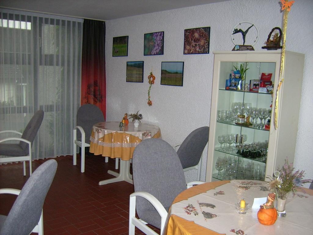 Gaestehaus Hochrhoenblick Schonau an der Brend Ruang foto