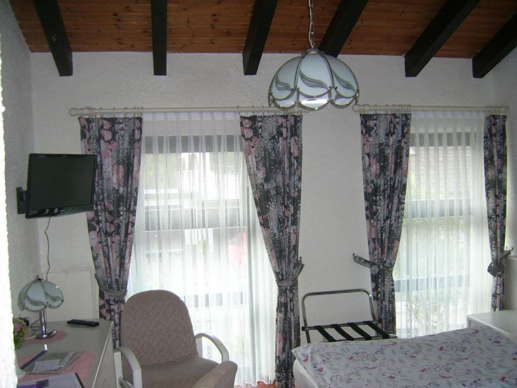Gaestehaus Hochrhoenblick Schonau an der Brend Ruang foto