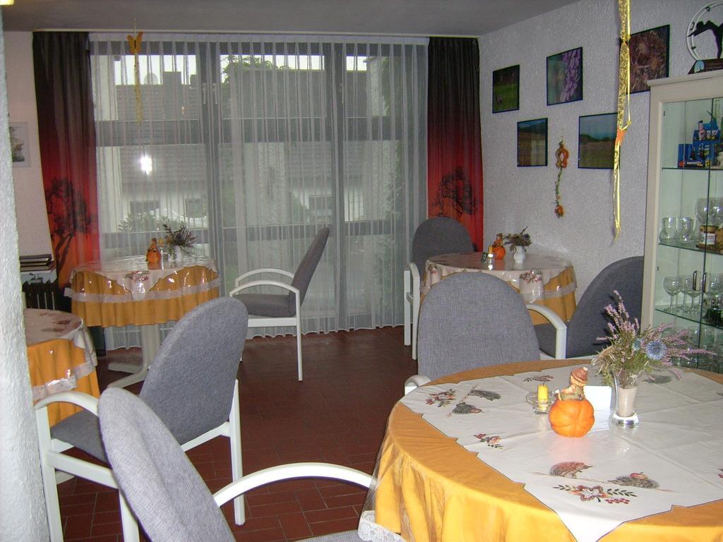Gaestehaus Hochrhoenblick Schonau an der Brend Bagian luar foto