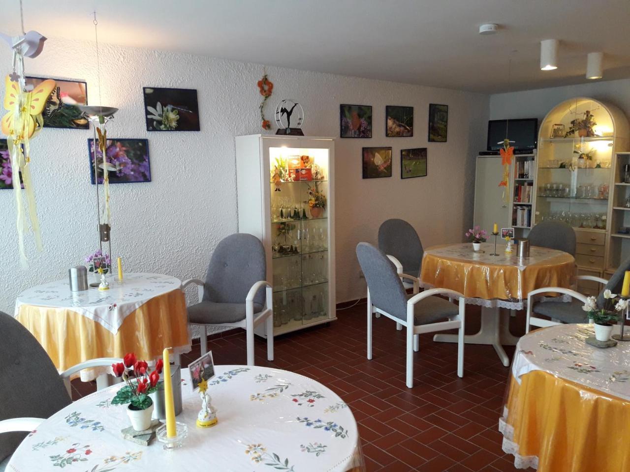 Gaestehaus Hochrhoenblick Schonau an der Brend Bagian luar foto
