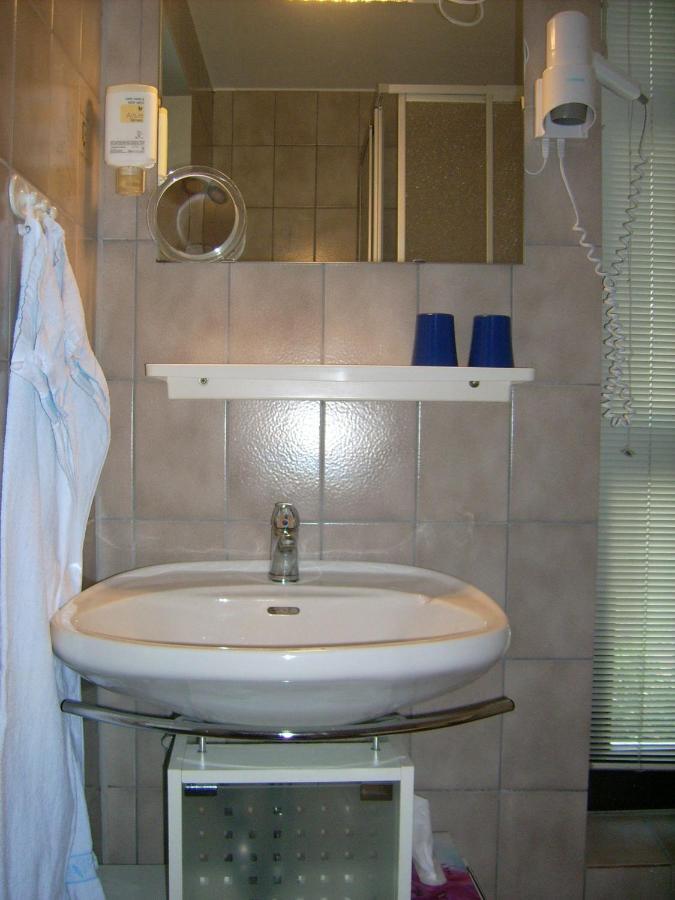 Gaestehaus Hochrhoenblick Schonau an der Brend Ruang foto